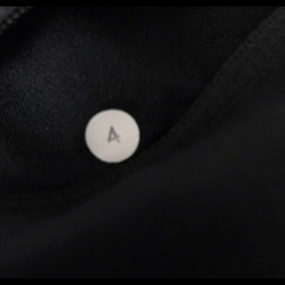 Lululemon Black speed short - Picture 6 of 6